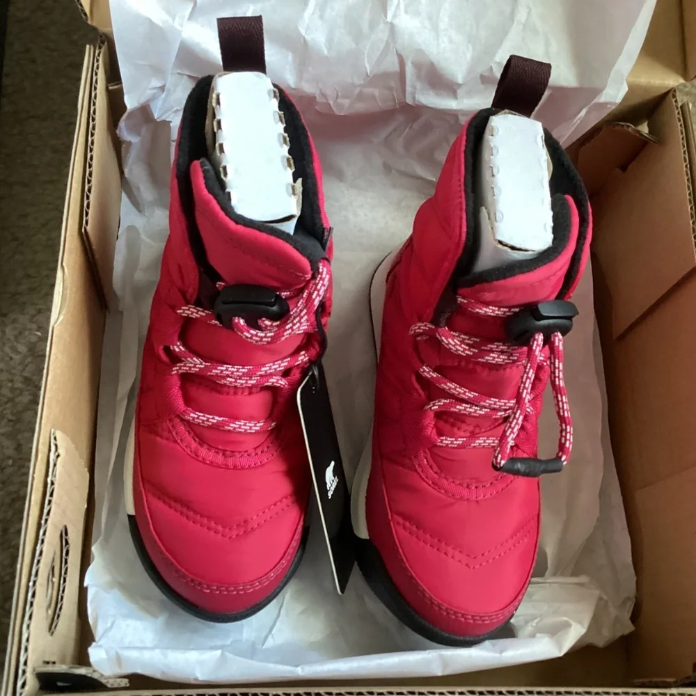 Sorel Boots NIB size 8